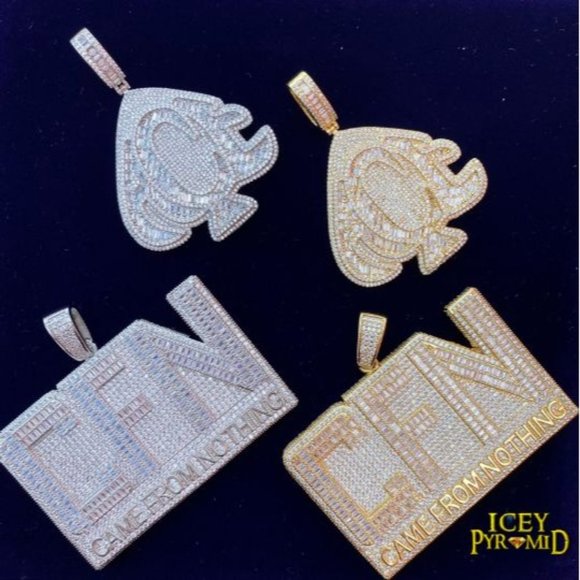 ICEDIAMOND Iced Out Crazy Dollar Blazing Tongue Creative  TOP Bling Heart ACE Iced Out Gold Color  Pendant